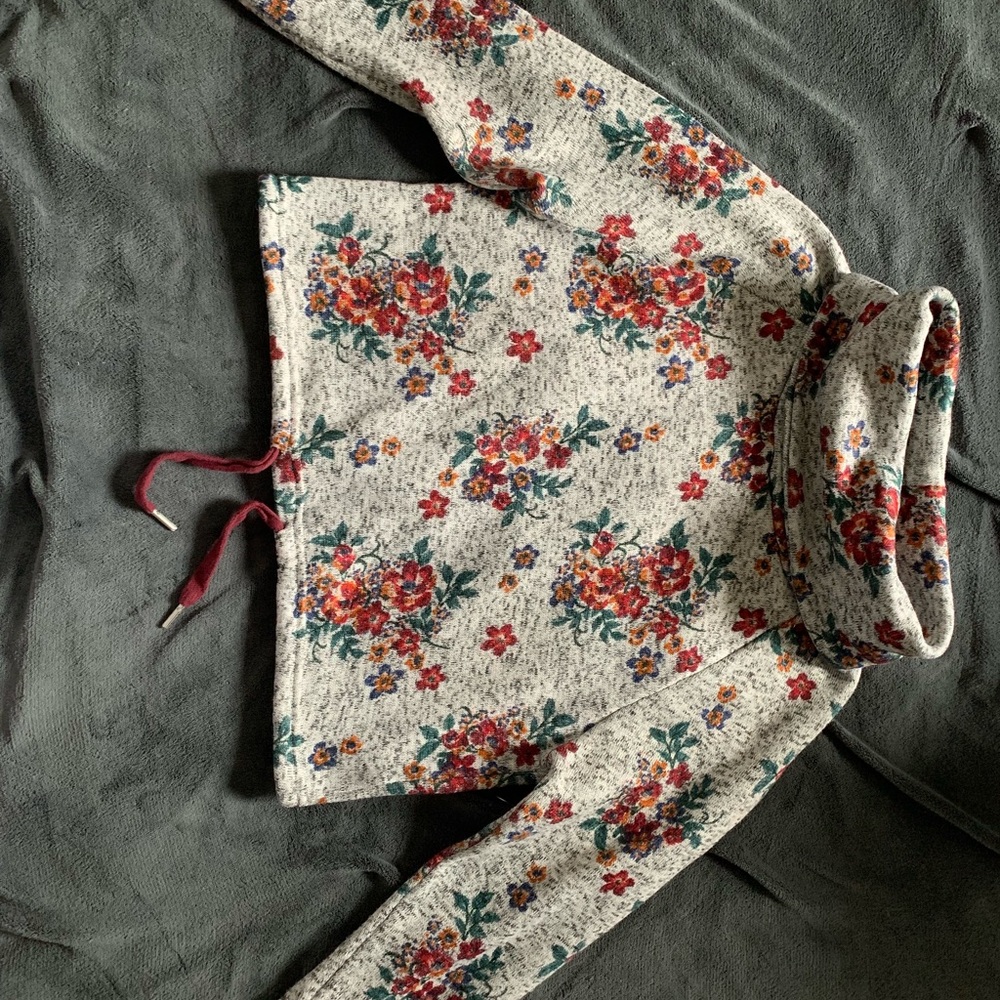 Floral pullover - Picture 3 of 5